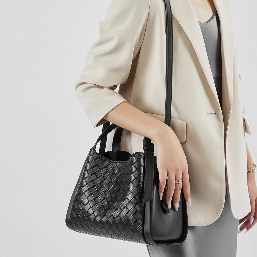 Summer Niche New Women's Bag High-End Leather Casual Fashion Single Shoulder Crossbody Genuine Leather Embossed Basket Bag