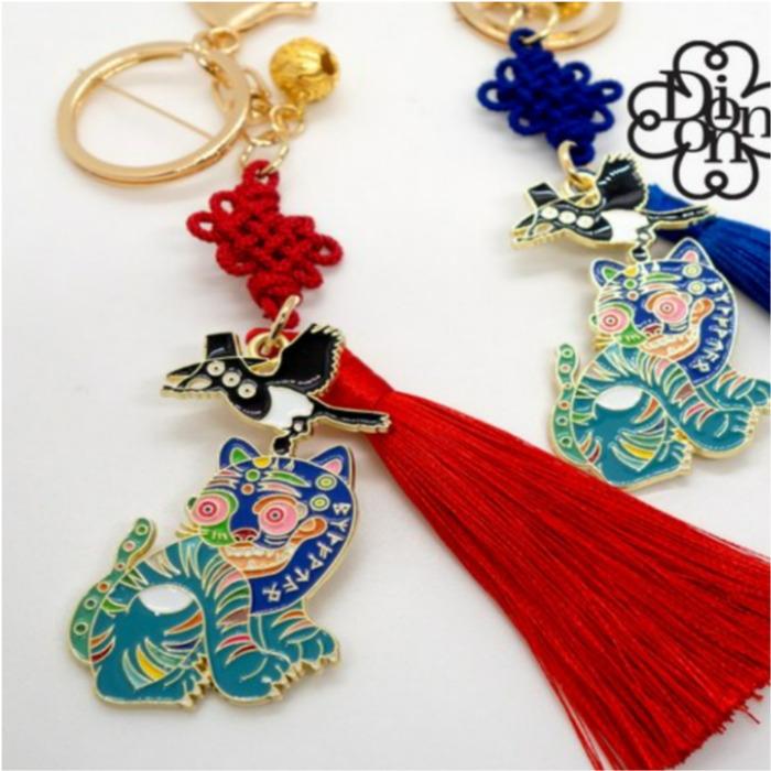DIO Hojakdo Tiger Keyring – Traditional Korean Magpie & Tiger Folk Art Charm