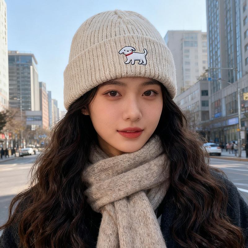 Bestickte Strickmütze für Damen Herbst und Winter Koreanische Version All-Match Wollmütze Kleines Gesicht Großer Kopfumfang Warme Mütze