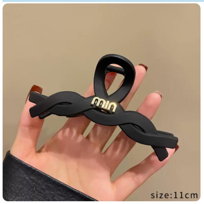 Großer französischer Retro-Klammer-Haarclip für elegante Damenfrisuren.