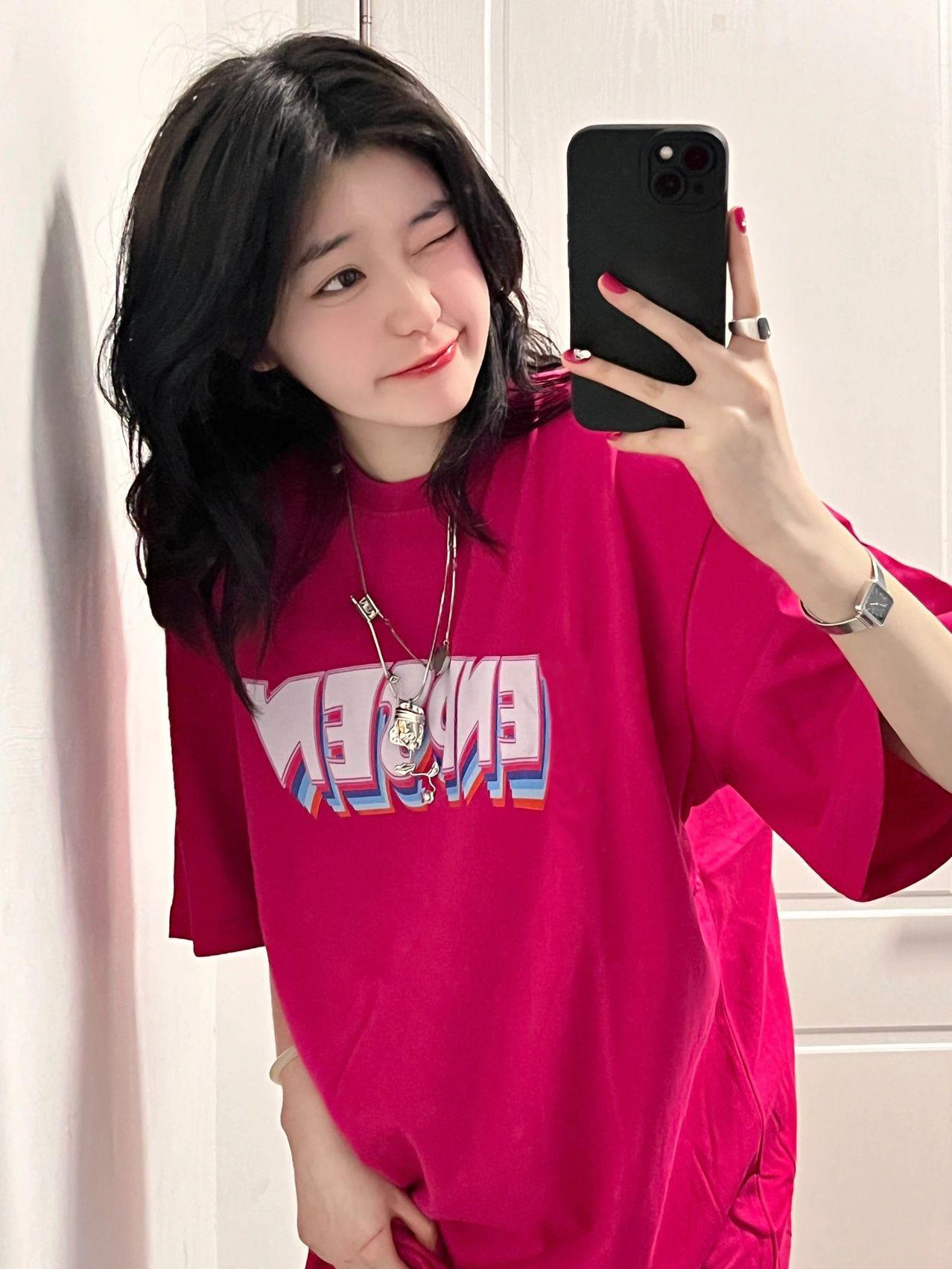 

Dragon fruit short-sleeved t-shirt women s ins national tide brand loose round neck casual design sense niche retro American top M розы красного