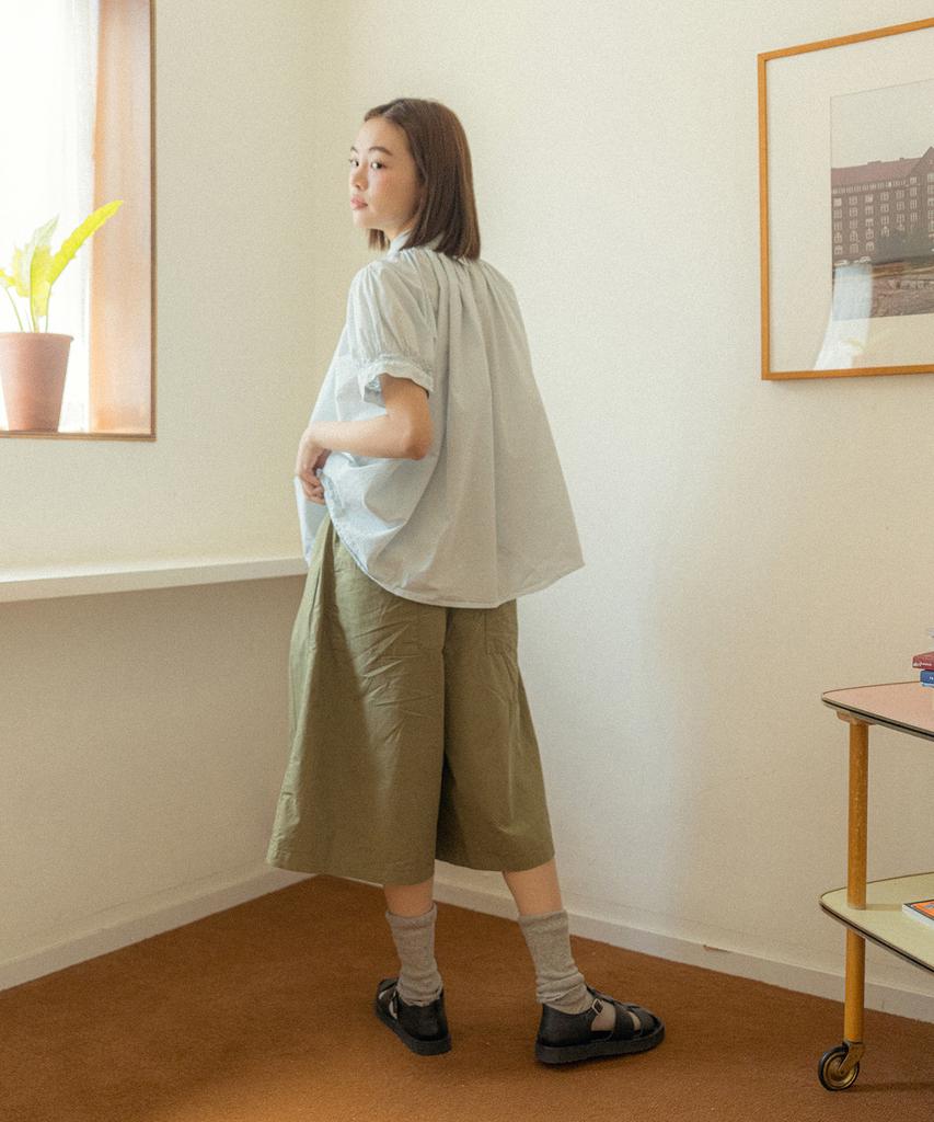 Cotton Bell Volume Pleated Shorts - Khaki