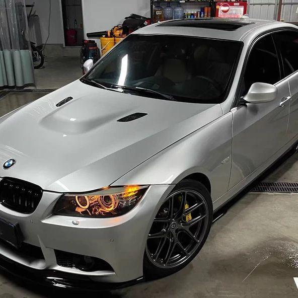 BMW 3 Series M3 Hood with Dual Openings (2005-2012 E90/E92)