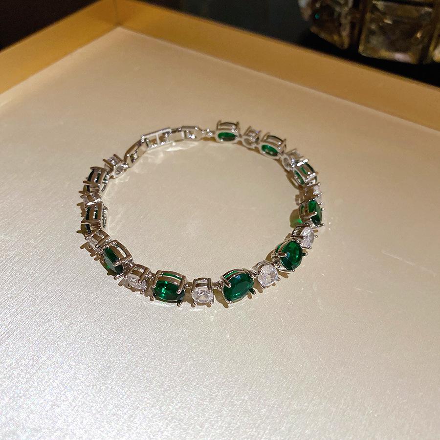 Minimalistisches Silbernadel Diamantbesetztes Blume Quasten Schmuckset - Halskette & Ohrringe