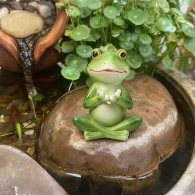 Small Frog Statue Miniature Garden Frog Ornament Resin Cute Frog Figurine for Indoor Outdoor Tabletop Planter Fairy Garden