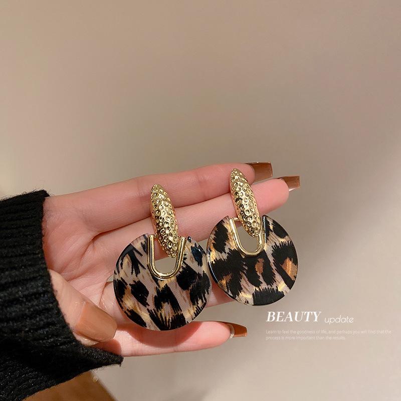 Retro Polka Dot Geometric Circle Earrings - Fashionable, High-End, European & American Style for Women