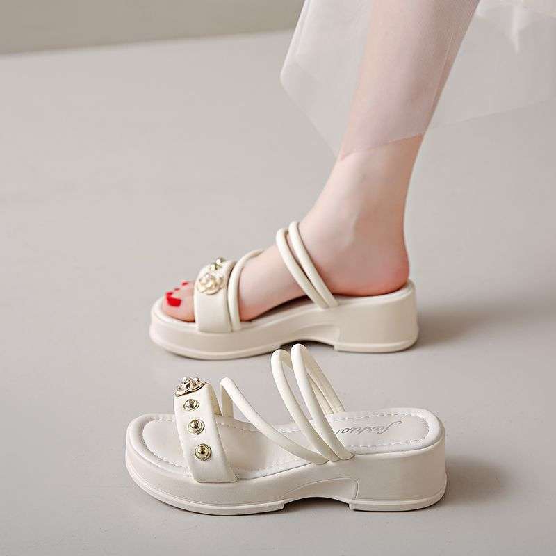 Sandals women wear new soft-soled, lightweight and non-slip two-in-one for summer wear, height-increasing fairy skirt slippers