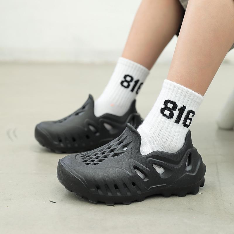 Kids  Closed-Toe Thick-Soled Sandals: Non-Slip Spring/Summer Footwear for Boys  Girls 30-31