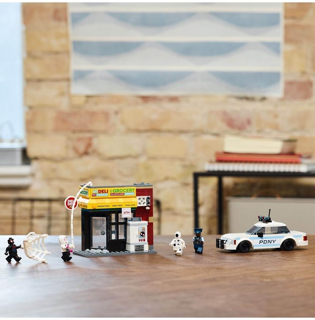 LEGO конструктор Marvel – Spider – Verse: Майлз Моралес против Спота (76311)