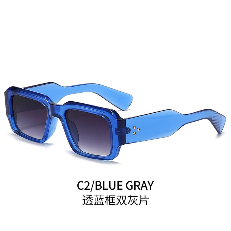 Modne kwadratowe okulary przeciwsłoneczne dla kobiet i mężczyzn  Stylowy design z nitami  Ochrona przed promieniowaniem UV  Modne odcienie do ochrony przed słońcem