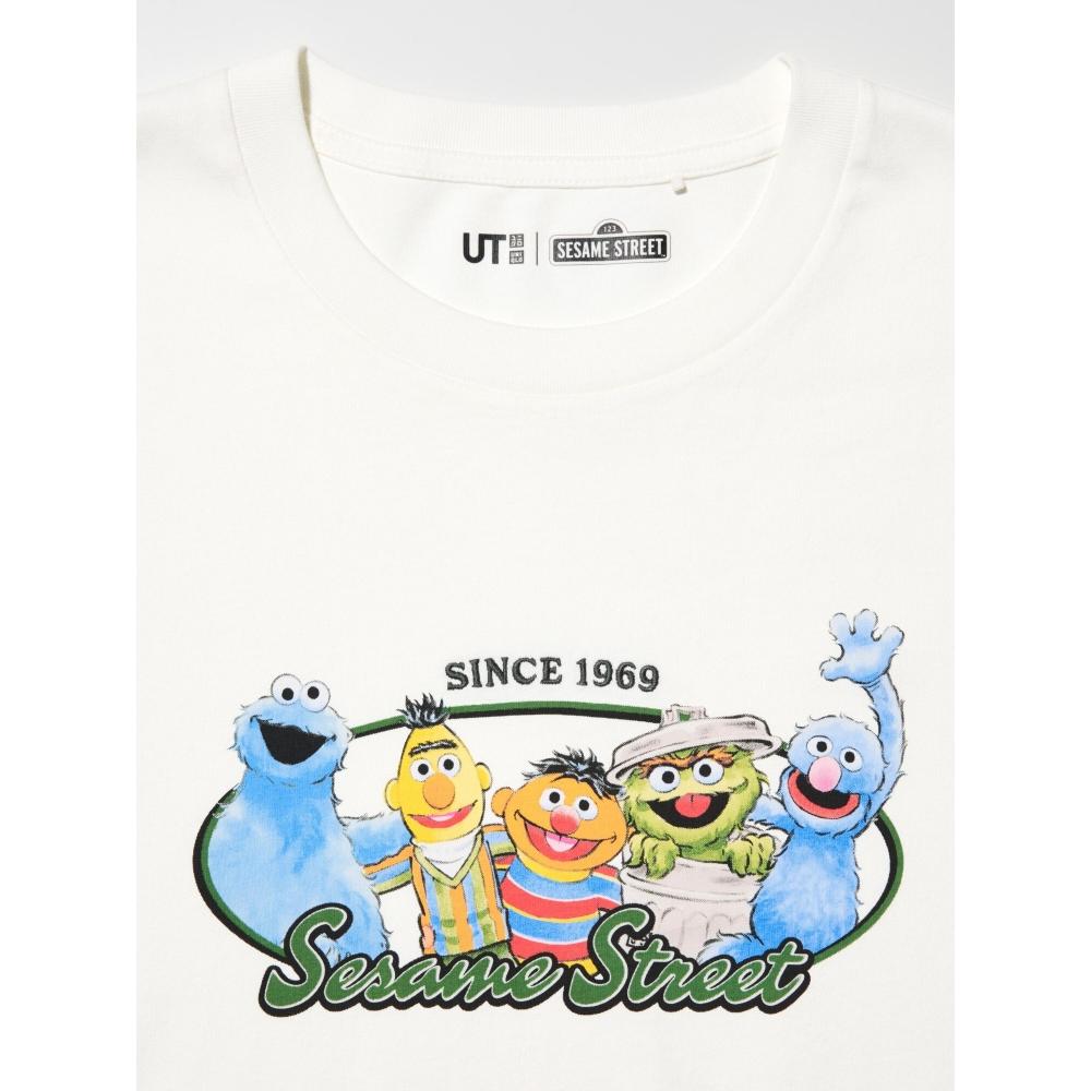 Uniqlo SesAme STreeT UT GrAphic T shorT Sleeve A