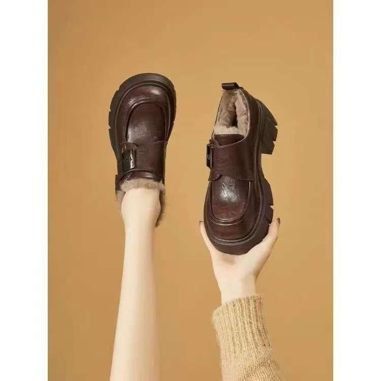 

Женские туфли на платформе в стиле ретро, кожаные туфли на каждый день, новинка 2024 года, туфли на высоком каблуке из британского бархата и хлопка JK 40