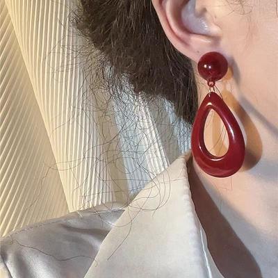 Zhong *****'s Same Retro New Year's Red Water Drop Earrings for Women, Hong Kong Style Temperament Exaggerated Atmosphere Elegant Earrings