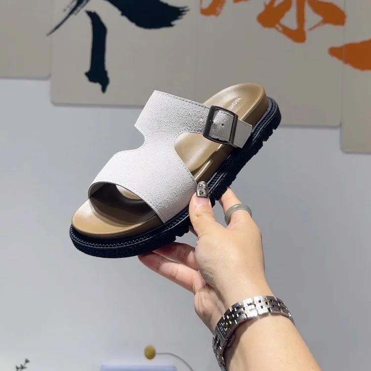 Fashion Flip-flops Women 2025 Summer New One Word Flip-flops Flat Beach Sandals