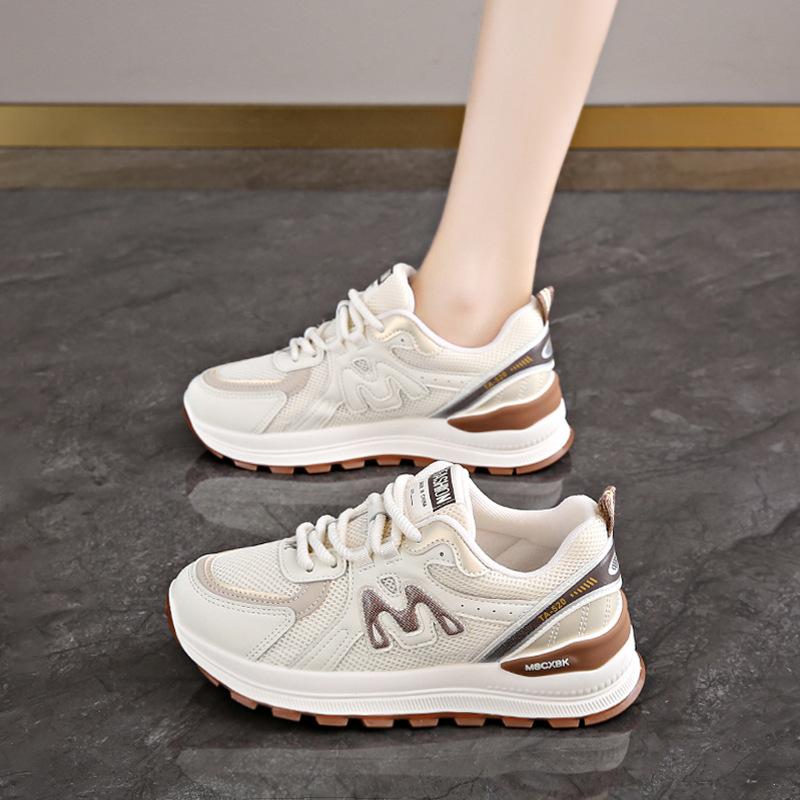 

Women s shoes spring 2025 new versatile soft-soled lightweight sports and leisure shoes are popular, showing small feet and breathable dad shoes 35