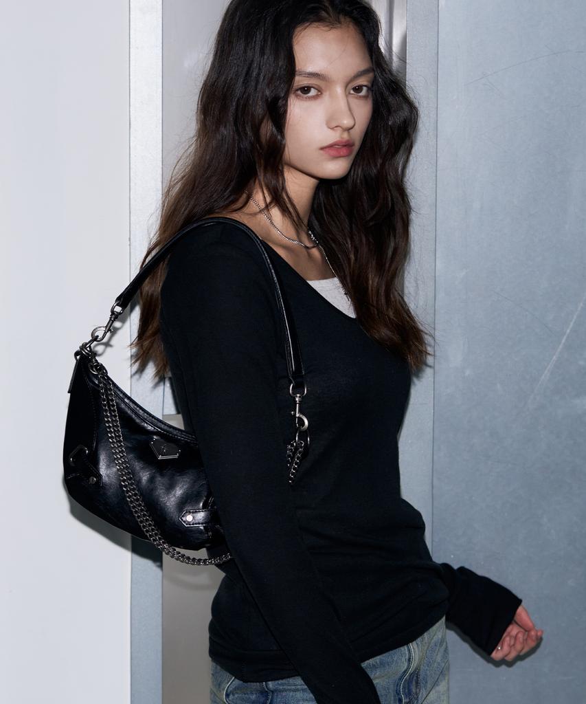 Leathery Vintage Chain Cross Shoulder Bag _Mini [Black]