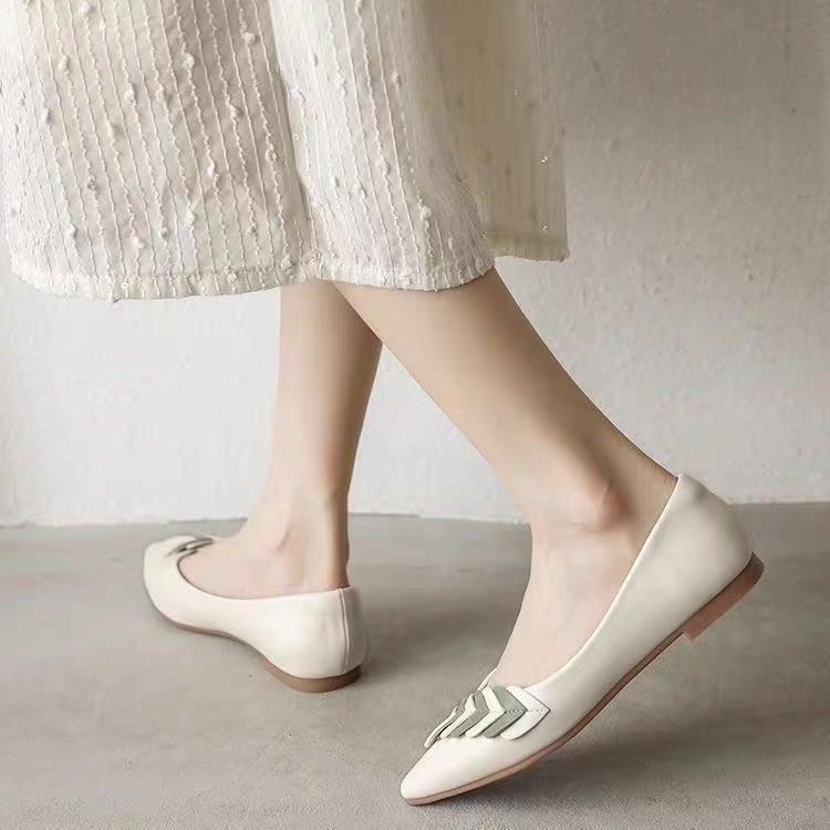Single shoes women's flat bottom 2025 new autumn pointed four-season shoes versatile Doudou shoes soft sole comfortable and not tired women's shoes