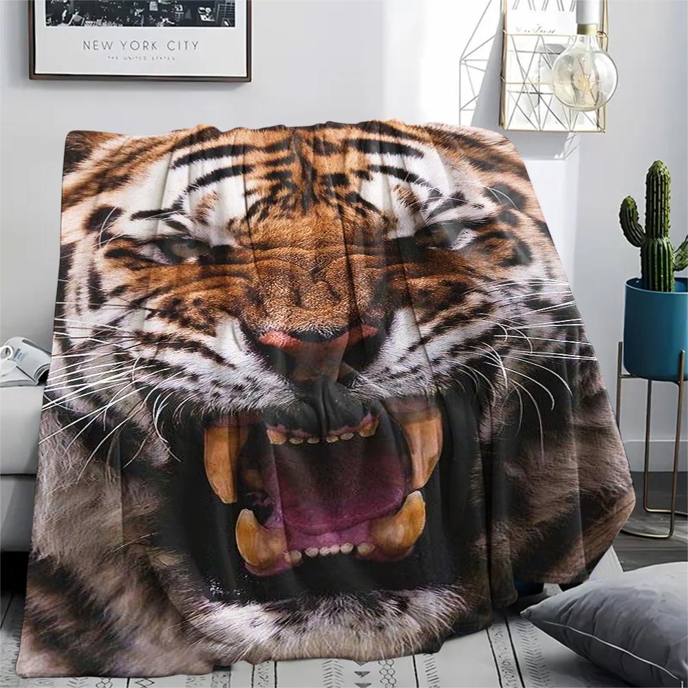 1Pc Lion Tiger Head Print Flannel Blanket, High Quality Comfortable for All Seasons, Home Decor, Warmth and Comfort, Perfect for Christmas Gifts