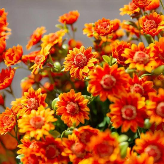 20Pcs Artificial Chrysanthemum 20 Head UV Resistant Fake Silk Flower with Green Leaves Autumn Indoor Outdoor Garden Table Centerpiece Faux Bloom