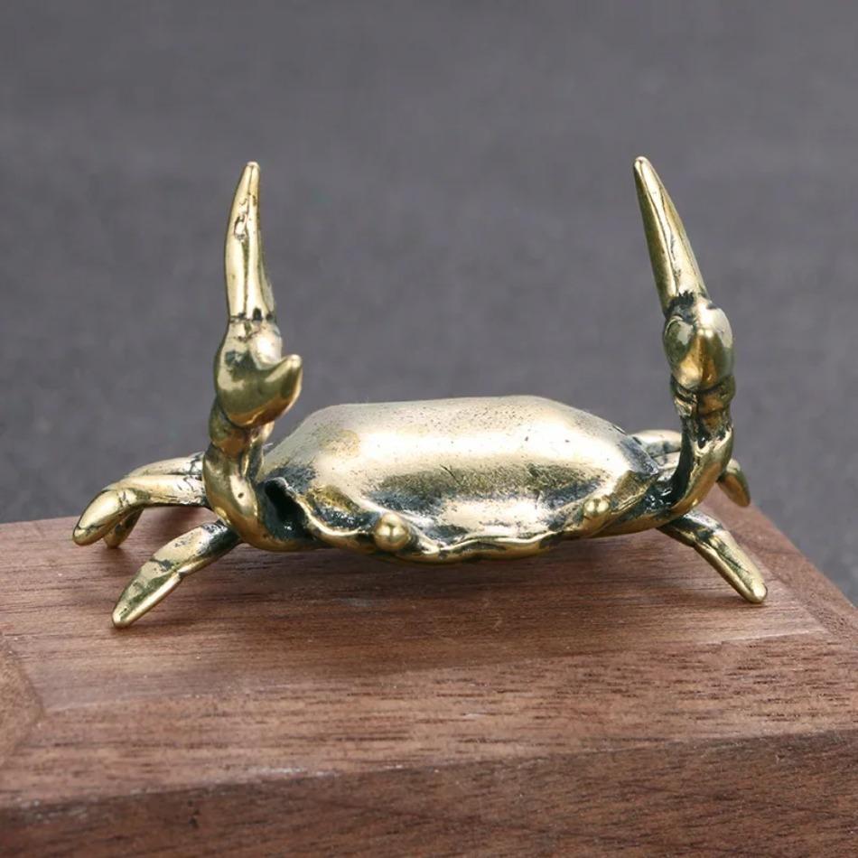 1 Pcs Crab Figurine Toy Ornament Alloy Weightlifting Crab Pen Holder Organizer Bronze Crab Sculpture Statue Desktop Ornament