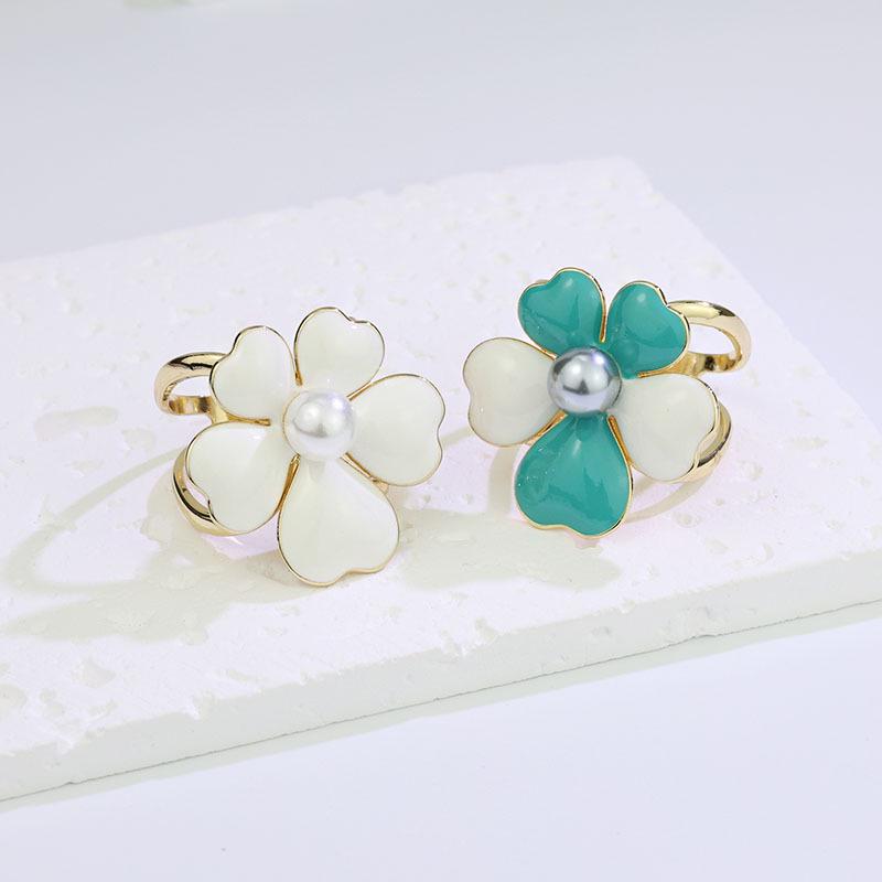 Luxury Silk Flower Scarf Buckle: Multi-functional Accessory for Scarves and Coats