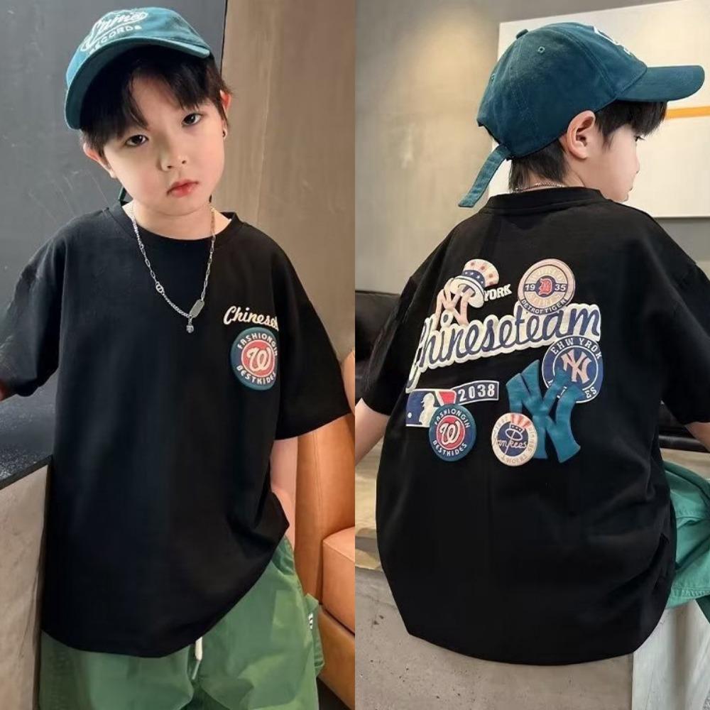 Boy's Short Sleeved T-shirt with Cartoon Print Pattern