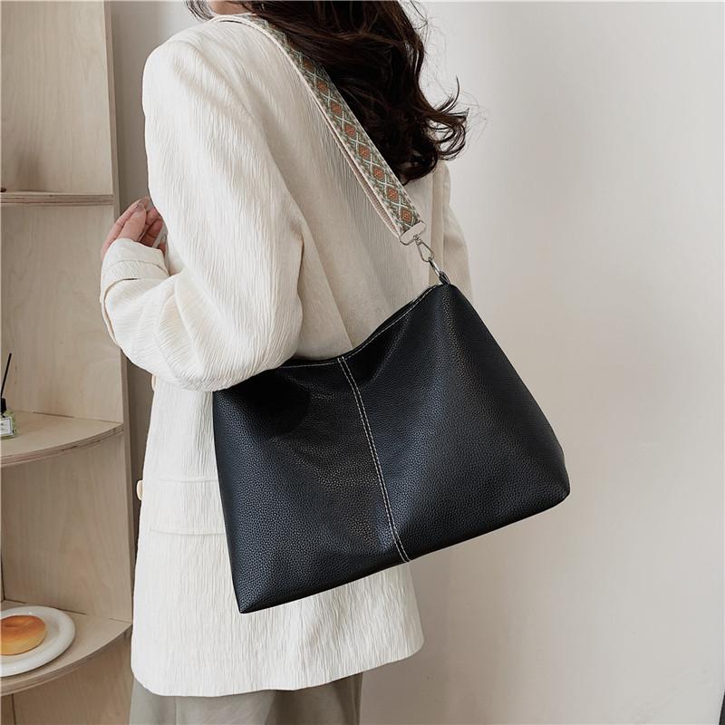 Stylish Large Capacity Tote Bag For Women With Unique Design And Trendy Street Style
