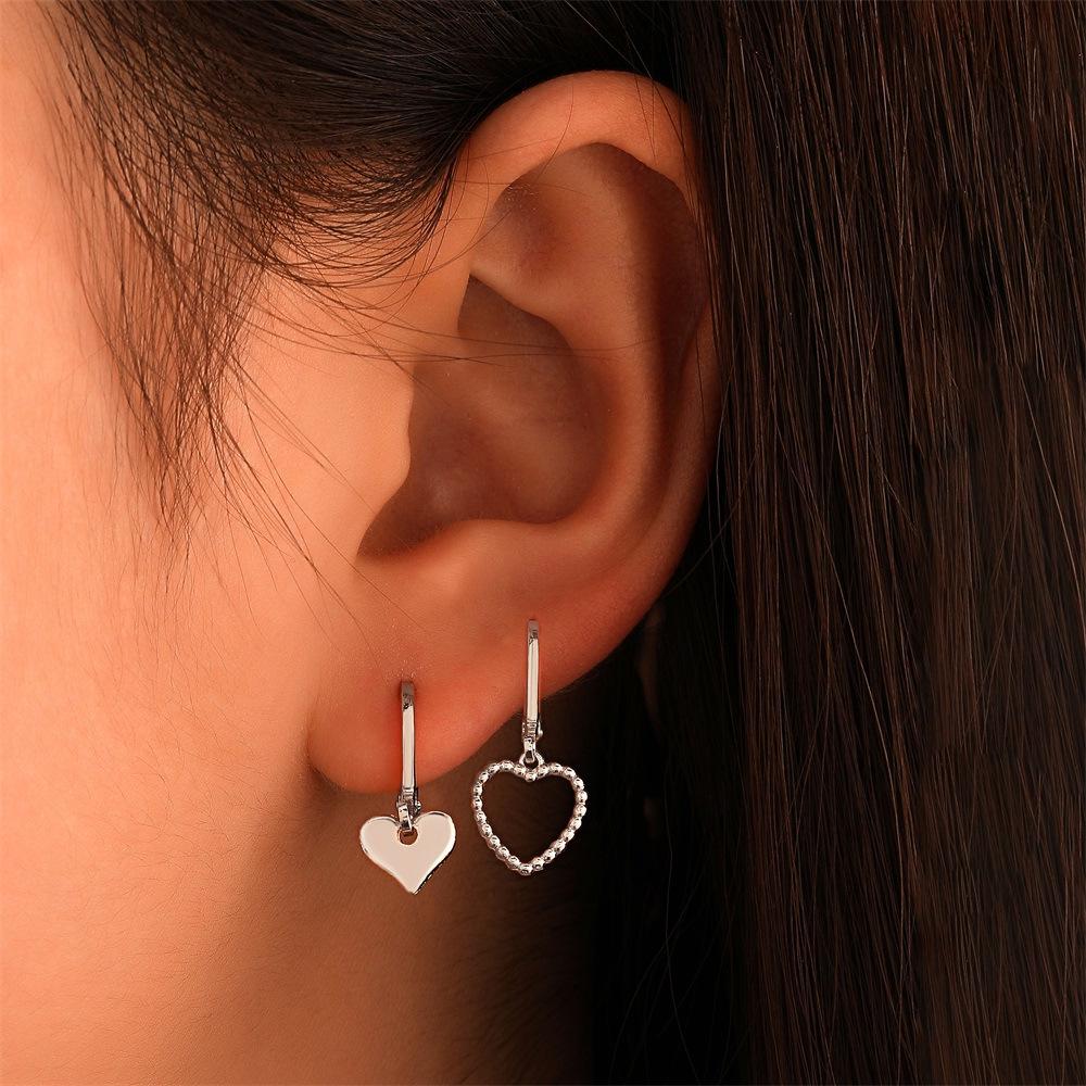 Chic Reflective Sequin Heart Dangle Earrings - Childlike Nightclub Fashion with Ear Hooks