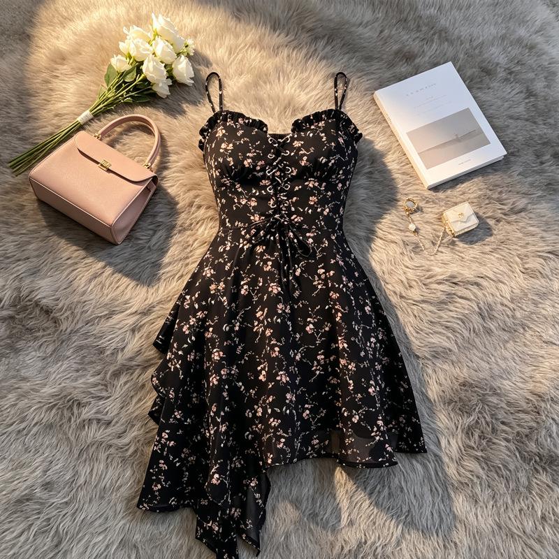 Pure French floral suspender skirt spring and summer new niche design feeling Spice girl waist floral dress