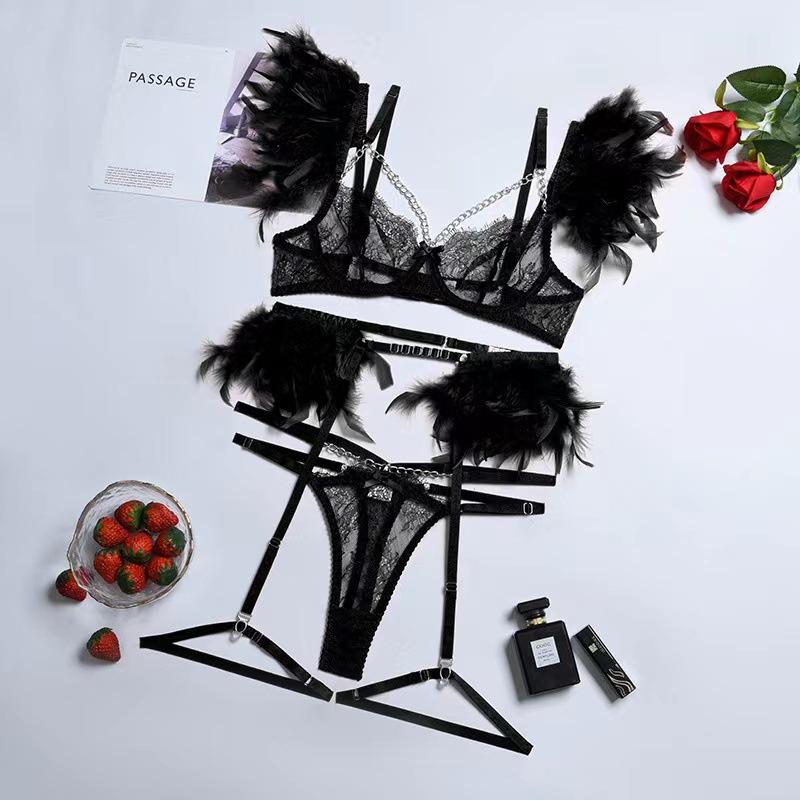 Sexy Lingerie Sets Exquisite See Throug Lace Feather Exotic Underwear Set Metal Chain Bra And G-String Garter Belt 3 Piece Suits