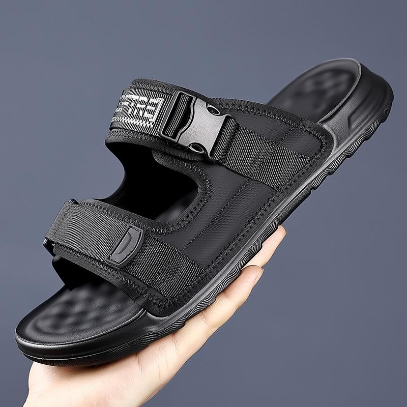 Fashion High Quality Casual Slippers for Men Summer New Designer Solid Color Beach Shoes Male Fashion Anti-slip Soft Base Slippers Man