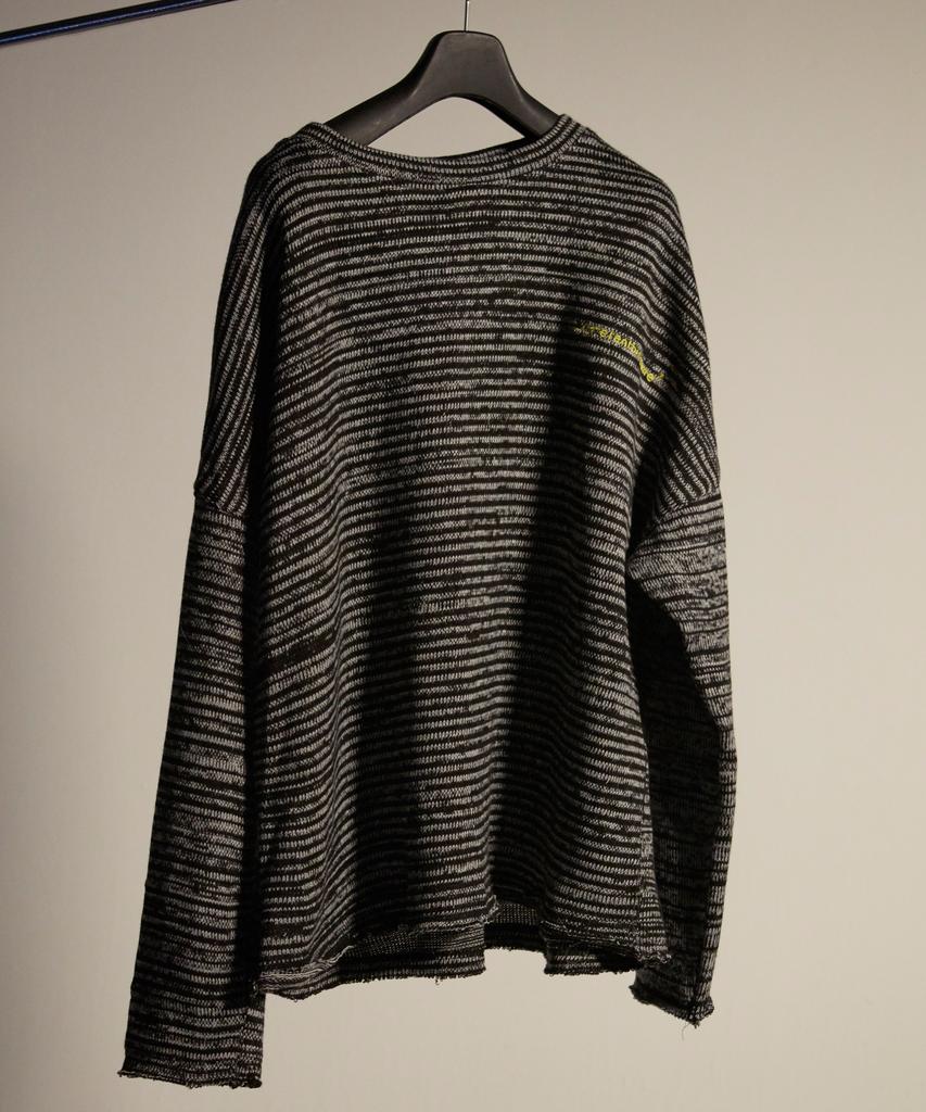 DIFFERENTBUTSAME Embroidery Knit Black/White