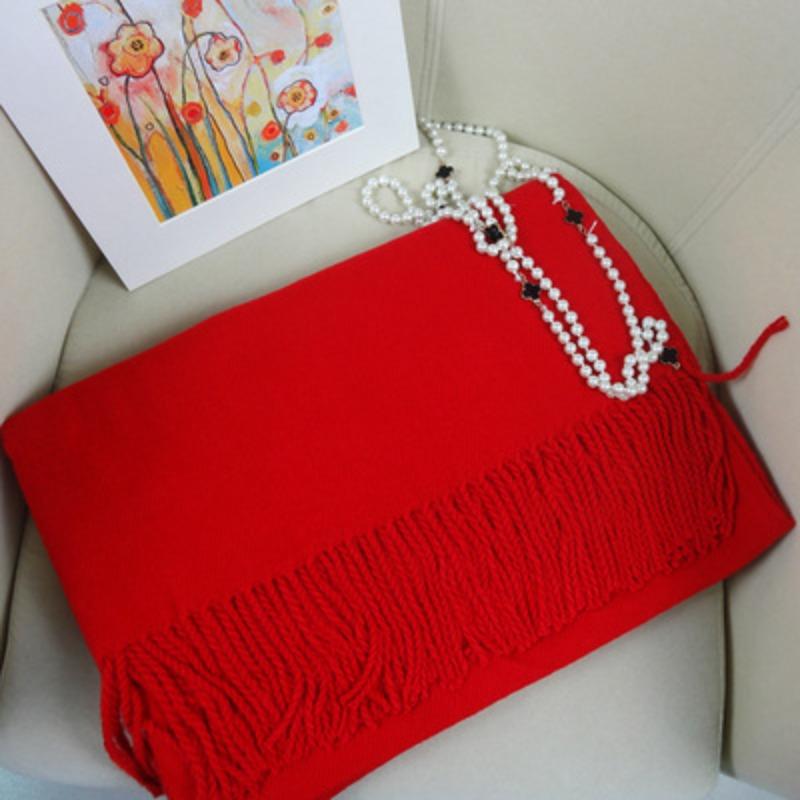 Travel photo style, Zhang Xinyuan retro Chinese red versatile imitation cashmere scarf shawl