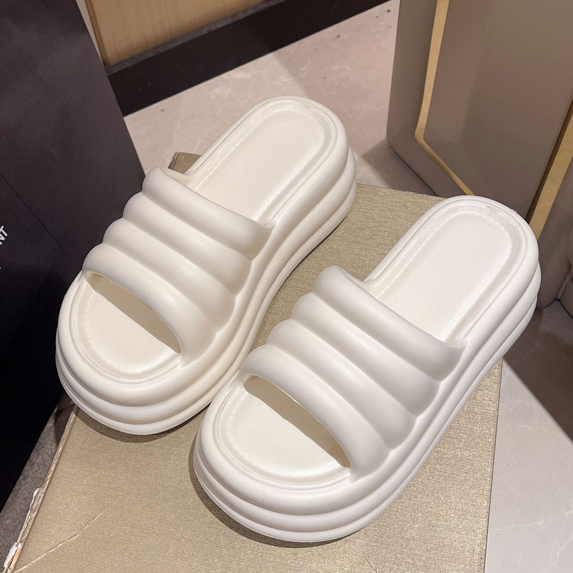 

Новое поступление шлепанцев EVA без запаха для женщин - сандалии на платформе для отдыха на открытом воздухе, нескользящие, с открытым носком, летние пляжные сандалии с мягкой подкладкой 38-39