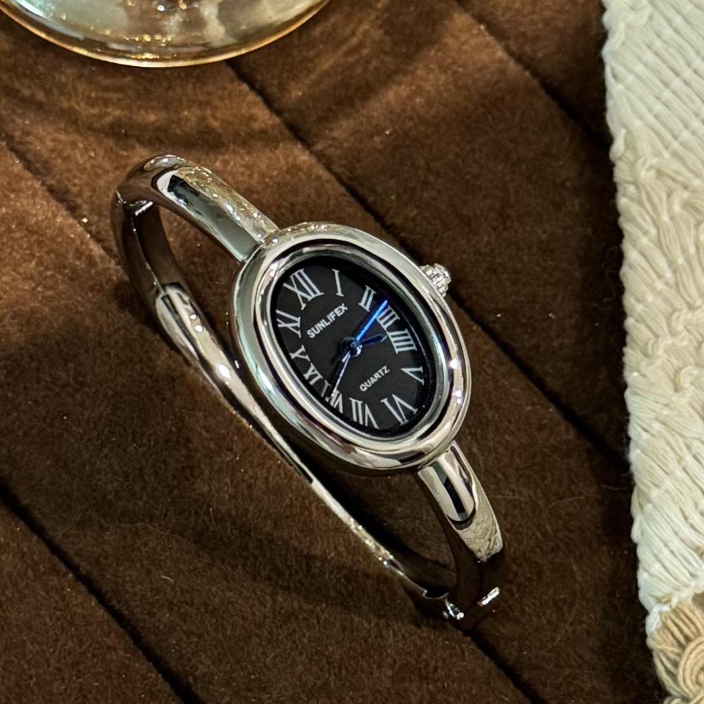 SUNLIFEX Women's Cartier-Style Quartz Watch with Roman Numerals and Bracelet Design