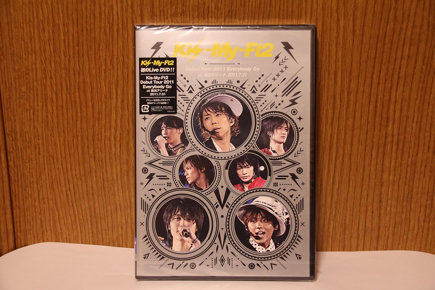 

DVD - Kis-My-Ft2 Дебютный тур 2011 Everybod AVBD91901 Япония Фильмы и DVD Б/У