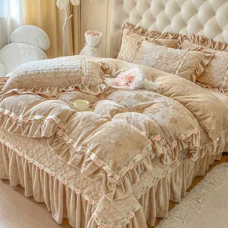 Girl Thickened Milk Fleece Four-Piece Princess Style Double-Sided Plush Coral Fleece Lace Quilt Cover Padded Bed Cover