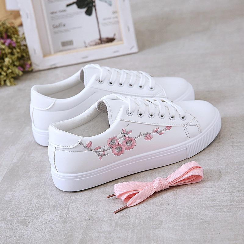 Fashion Women Sneakers Women Running Shoes Fashion White Breathable Mesh Embroidered Flower Lace-Up Casual Sneakers Zapatos De Mujer