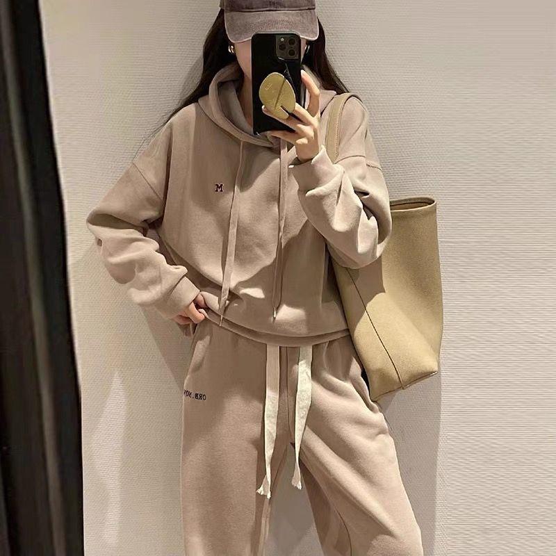 Korean Style Women's Hooded Sweatshirt and Joggers Set with Letter Embroidery