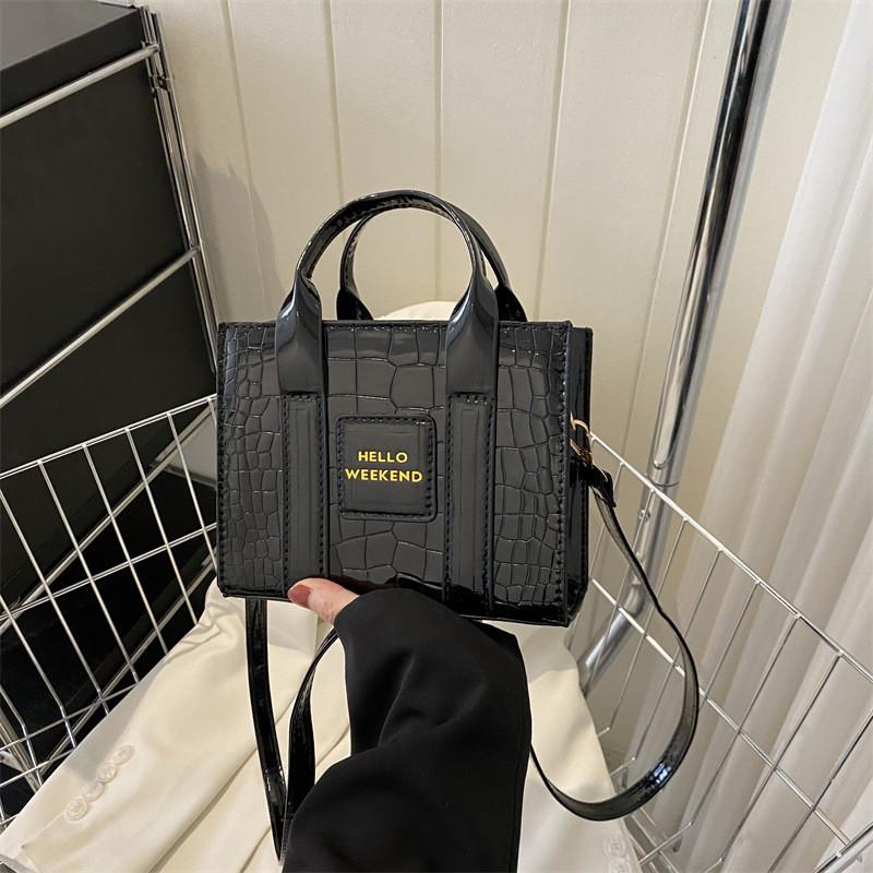 Fashionable Pu Leather Crossbody Bag Elegant Small Square Bag For Daily Use