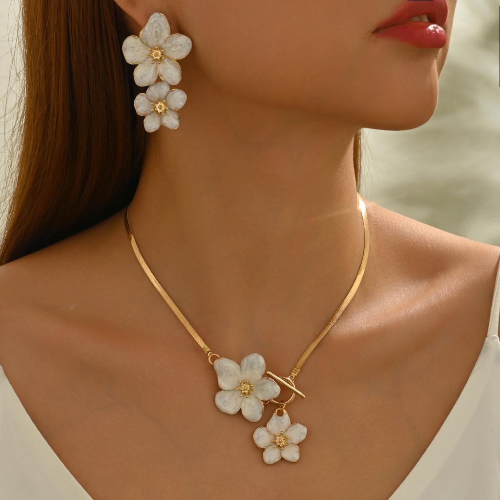Big Flower Necklace Flower Pendant Jewelry Dress Up