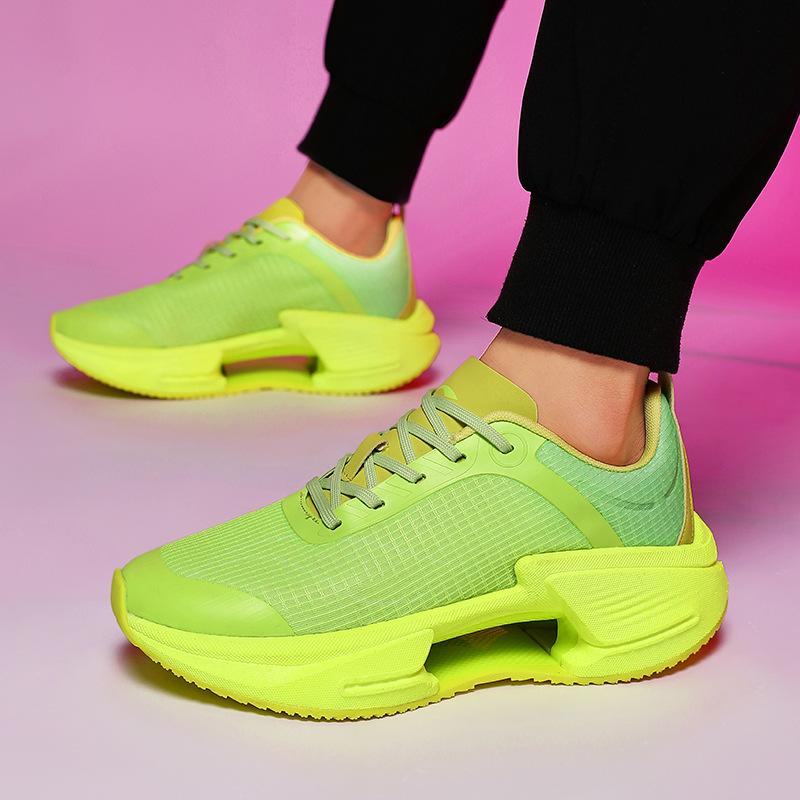 Outdoor Sports Running Shoes Popcorn Sole Shoes Domestic Fly-woven Breathable Running Shoes Summer