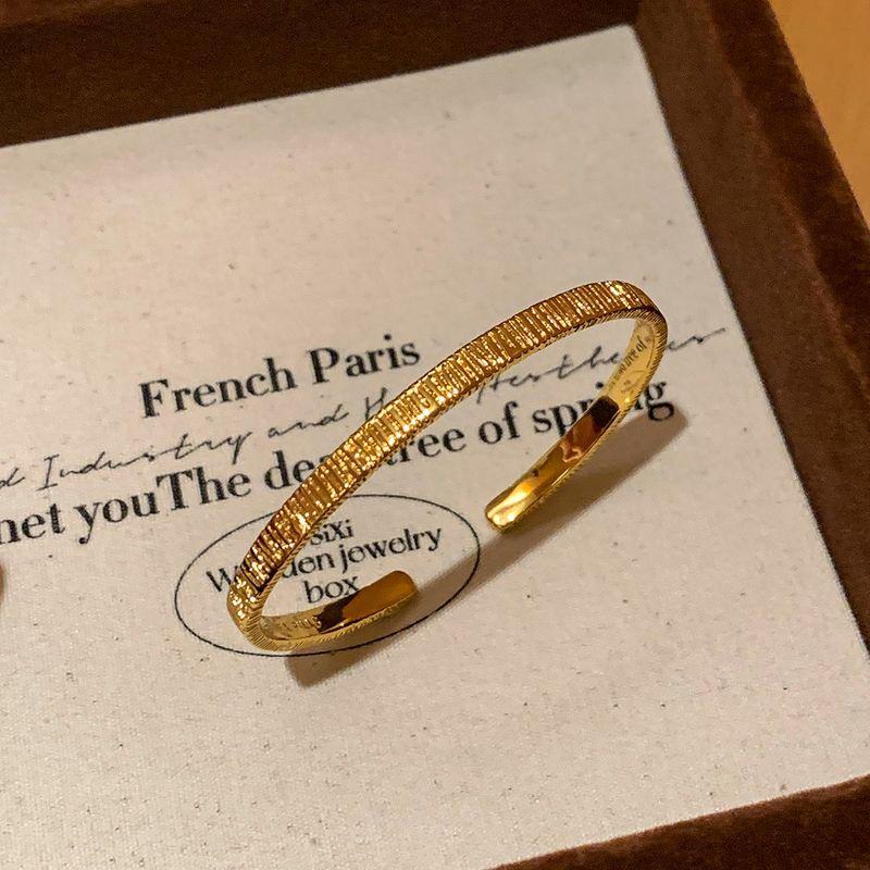 

Модный металлический браслет с полосками, открывающийся, регулируемый, женский, доступная роскошь, изысканная мода, новинка 2025, золотые украшения для рук Gold [opening adjustable]]