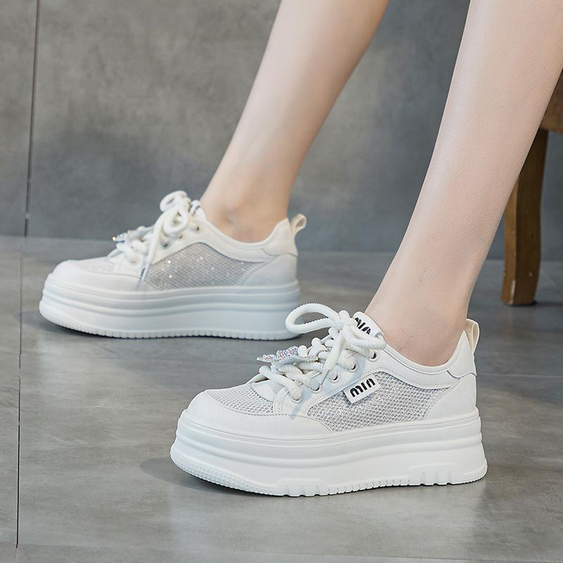 

Little white shoes women s versatile leather muffin thick-soled small comfortable sports and leisure board shoes 32