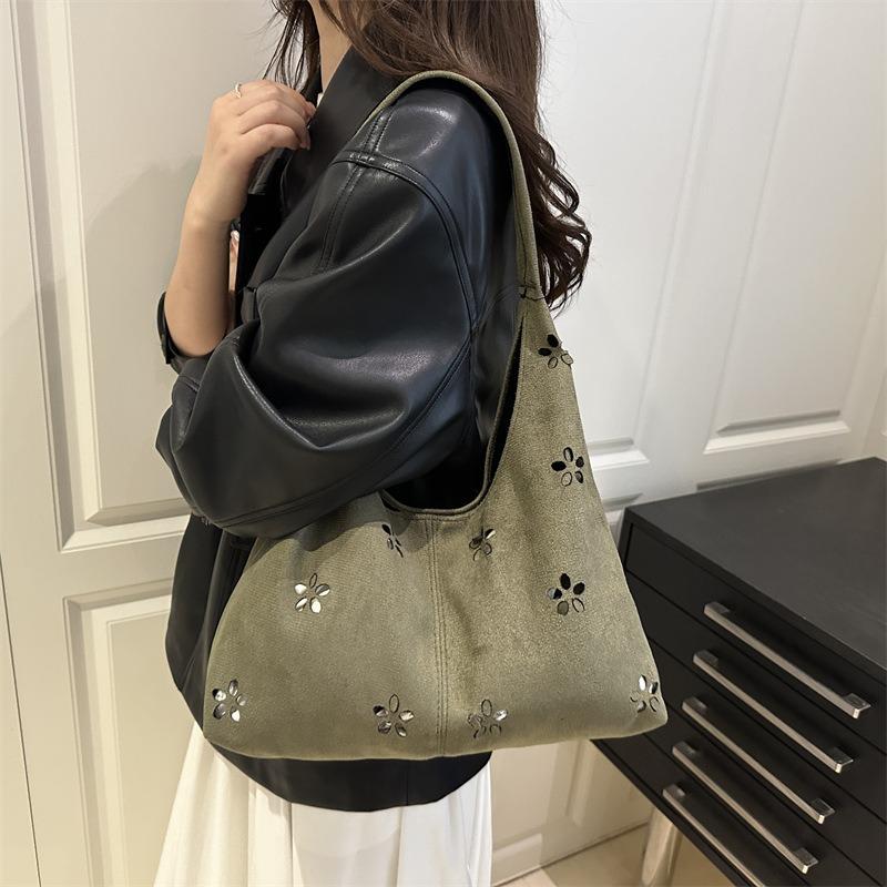 Large capacity underarm commuter bag women's bag new simple suede flower hollow tote bag
