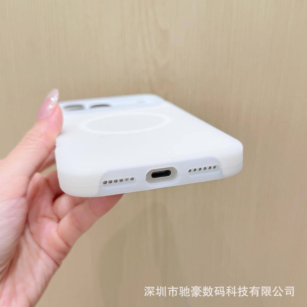 Jelly magnetic suction is suitable for iPhone17promax liquid silicone mobile phone case Apple 16 solid color simple anti-drop cover.