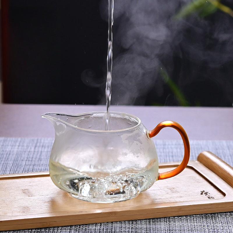 Side-Handle Borosilicate Glass Tea Separator - Heat-Resistant Gong Dao Bei for Kung Fu Tea Ceremony