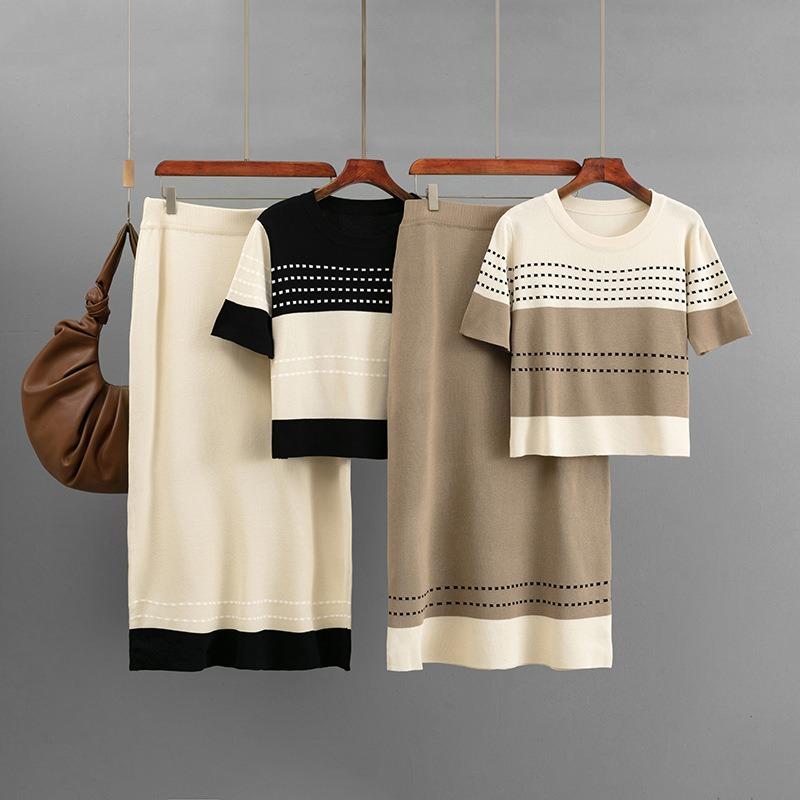 Fashion Knitted Suit Women's Summer New Contrasting Color Short-sleeved Top Skirt Two-piece Set