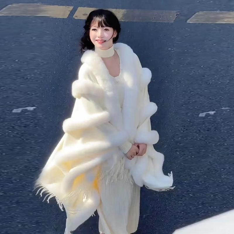 Fashion Women's Atmosphere Autumn and Winter Fur Collar Cape Shawl Loose Women's Knitted Shawl Jacket with Cape Women's Coat