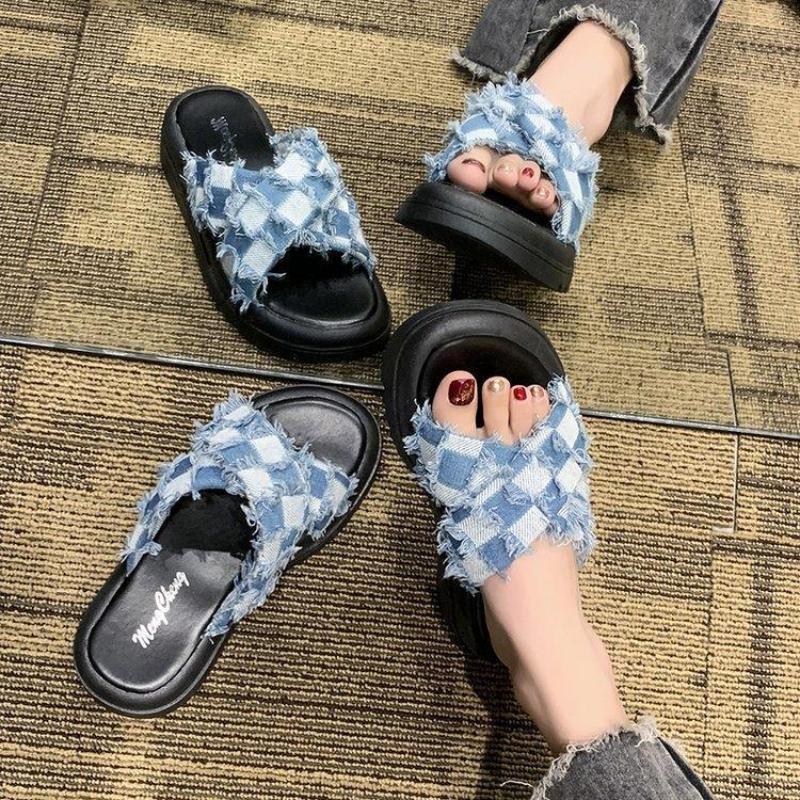 Thick Soled Color Matching Slippers for Women Fashionable and Elegant Casual Platform Sole Sandals Flat Heel Open Toe Slippers